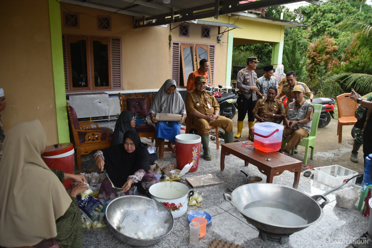 16 Januari 2024 - Meninjau Lokasi Terdampak Banjir, Pos Banjir, Dan Dapur Umum Di Kecamatan Pauh