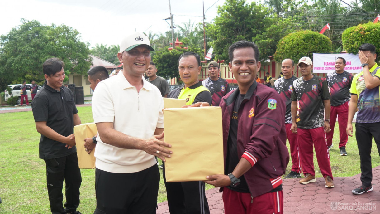 20 Juni 2025 - Bupati Sarolangun Hurmin Hadiri Olahraga Bersama Sambut HUT Bhayangkara ke 79 Tahun 2025&nbsp;
