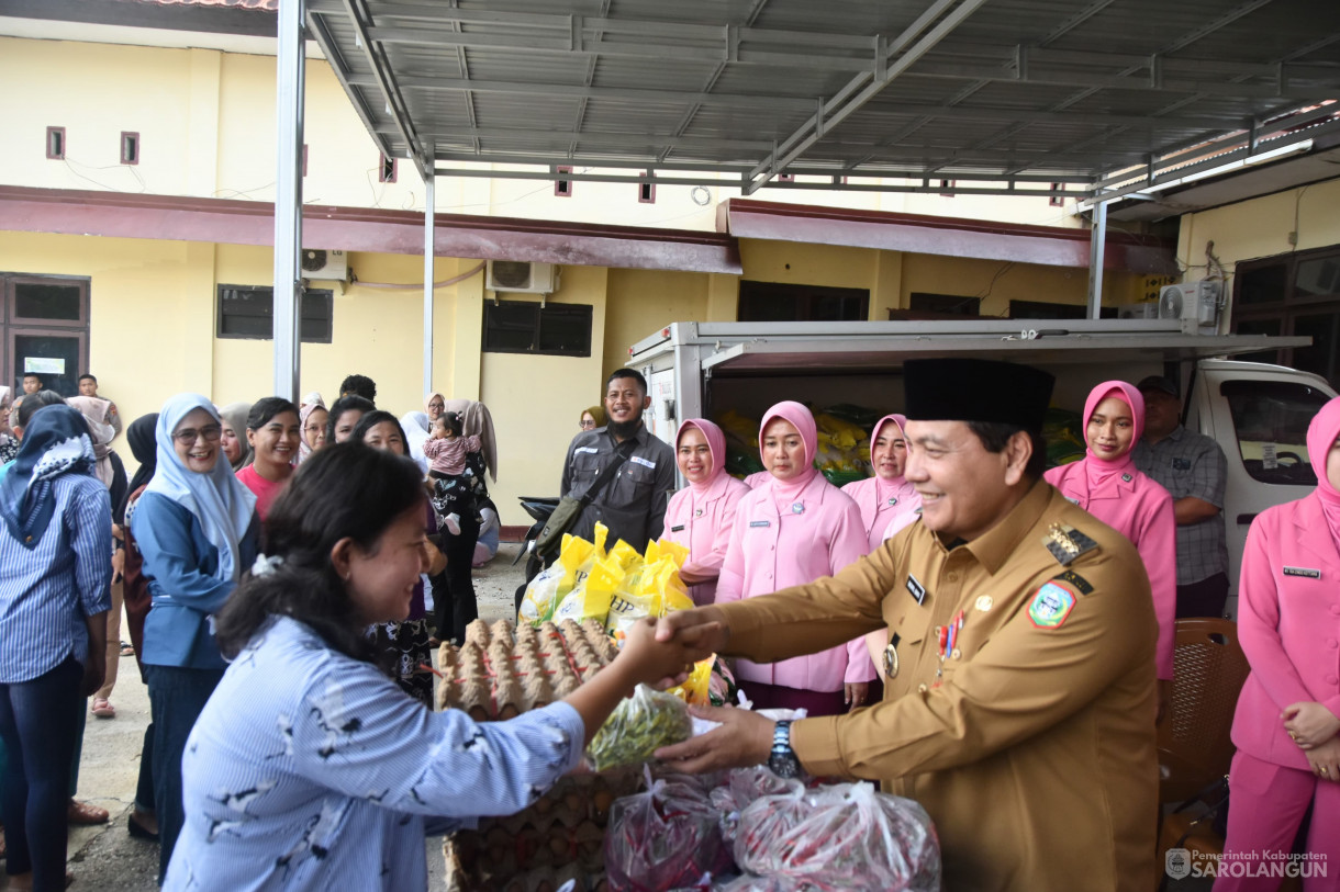 25 Maret 2024 - Operasi Pasar Murah Bersama Yayasan Kemala Bhayangkari Peduli Di Halaman Polres Sarolangun