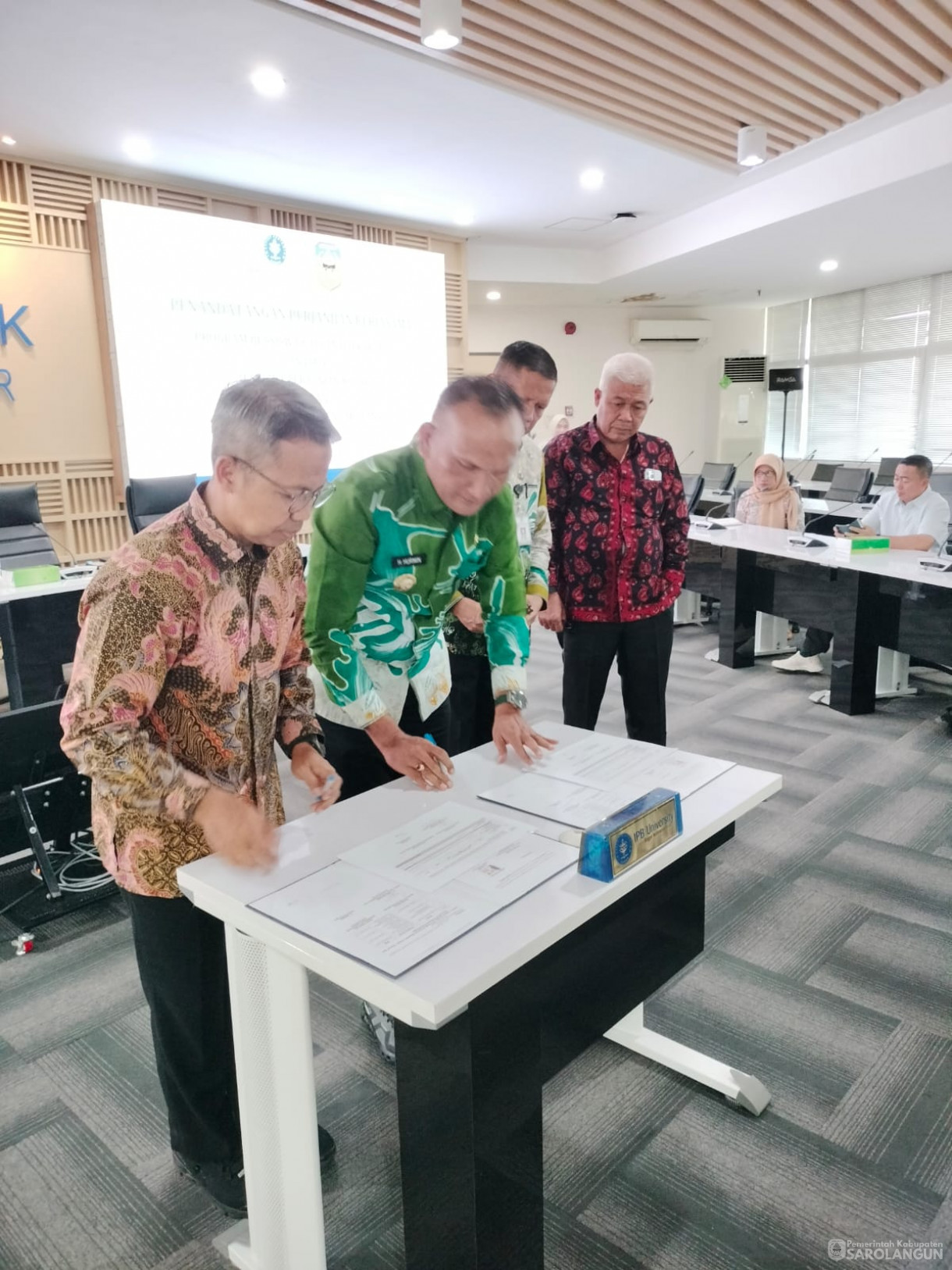 22 Agustus 2025 Penandatanganan Perjanjian Kerja Sama Beasiswa Utusan Daerah Pemerintah Kabupaten Sarolangun dengan Institut Pertanian Bogor