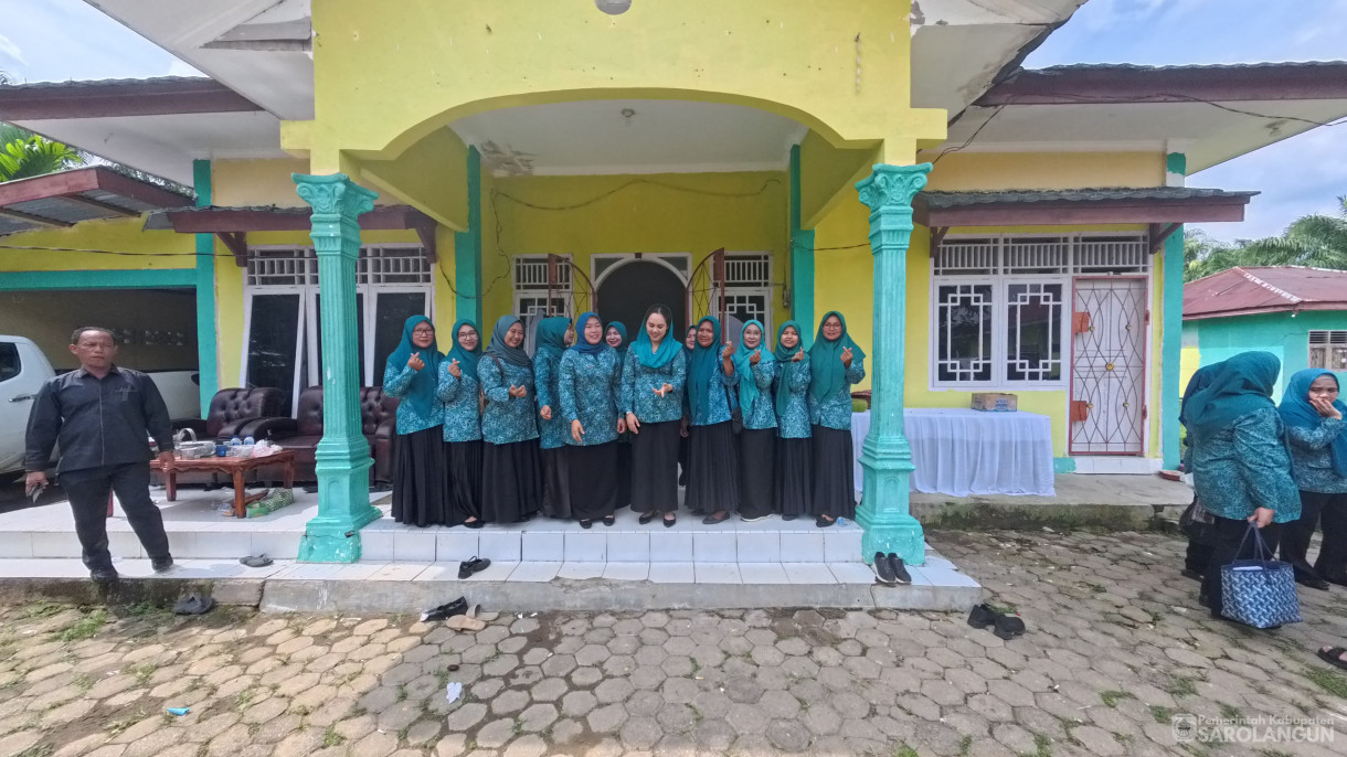 11 Juni 2025 -&nbsp;Kunjungan Ketua TP PKK kabupaten Sarolangun Beserta Rombongan Dalam Rangka Kunjungan Kerja Dan Pembinaan 10 Program Pokok PKK Kecamatan Air Hitam