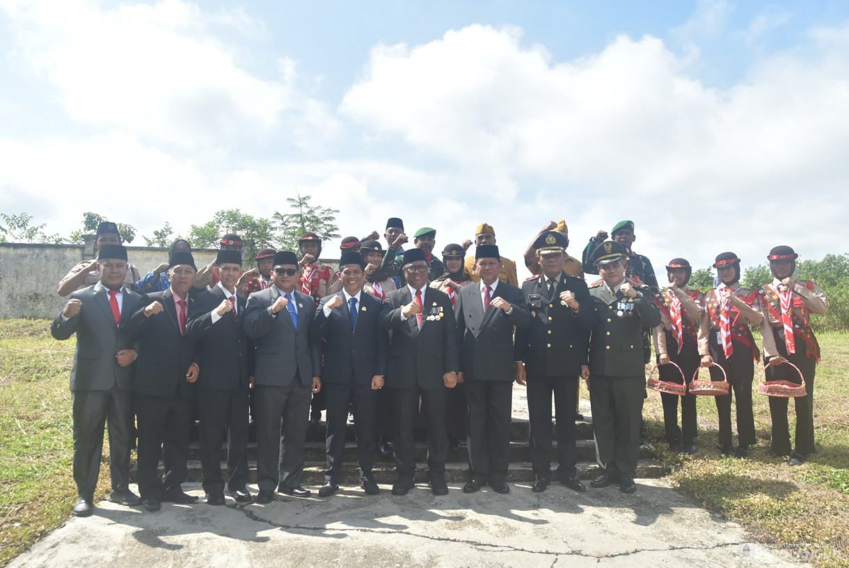 10 November 2024 -&nbsp;Ziarah Taman Makam Pahlawan Kabupaten Sarolangun