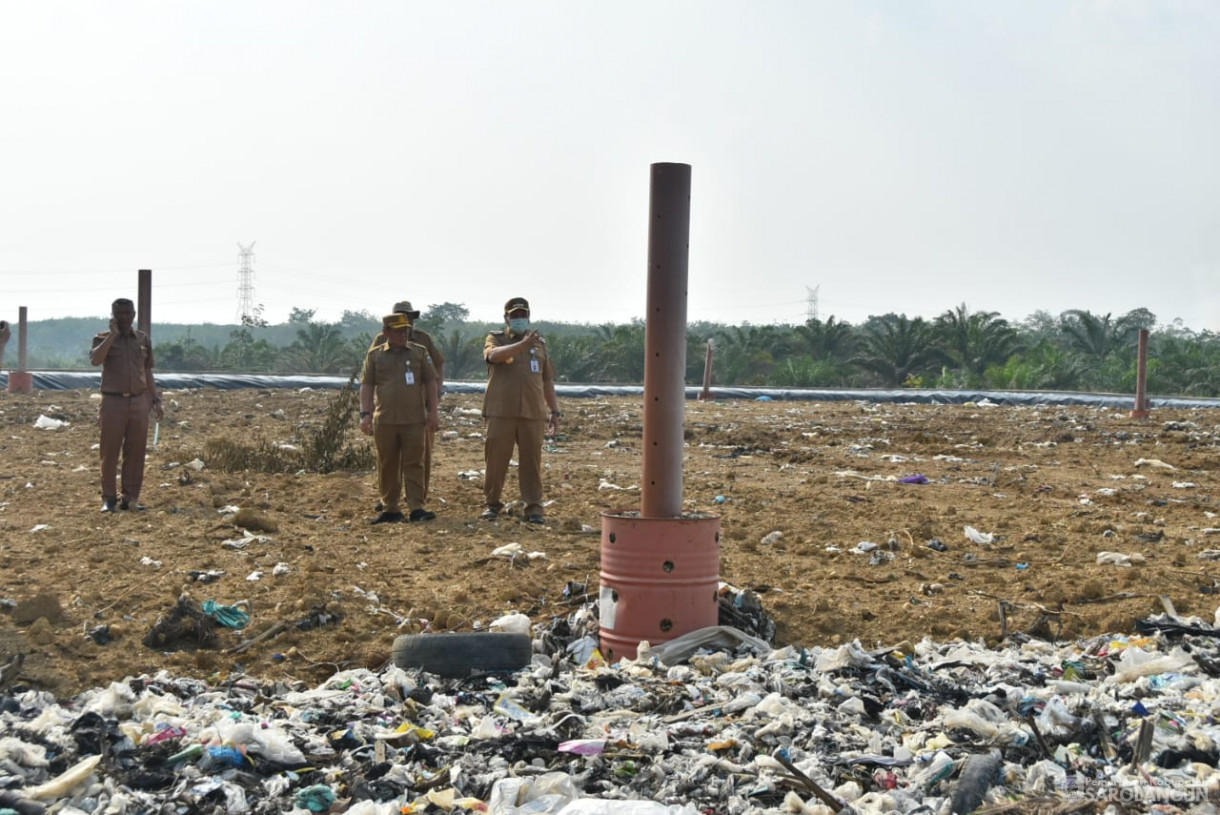 23 Oktober 2023 - Penjabat Bupati Sarolangun Meninjau Tempat Pemrosesan Akhir Bukit Cino Kecamatan Pelawan