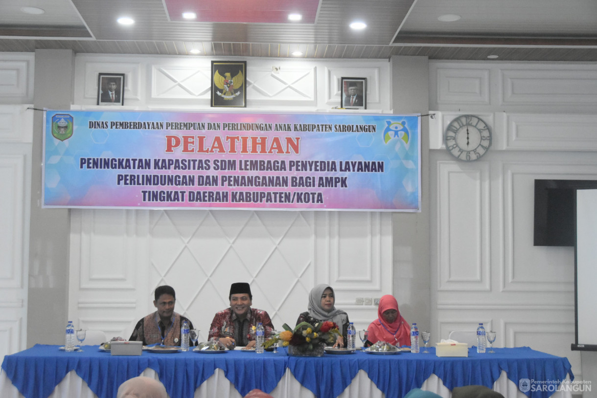 20 Juni 2024 - Pembukaan Pelatihan Peningkatan Kapasitas SDM Lembaga Penyedia Layanan Perlindungan Dan Penanganan Bagi Ampk Tingkat Kabupaten Kota Di Ballroom Hotel Naf