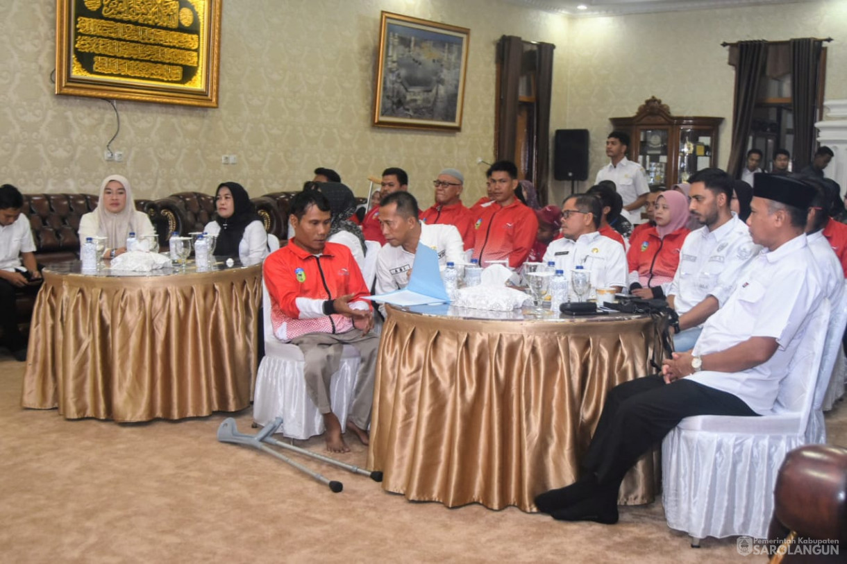 18 Juni 2025 - Penyerahan Bonus Secara Simbolis Kepada Atlet Berprestasi dan Pelatih Pasca Pekan Paralimpik Provinsi&nbsp;