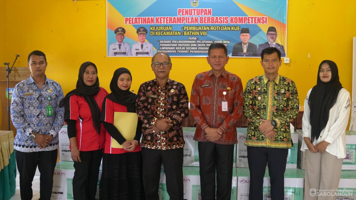 12 Juni 2025 - Penutupan Pelatihan Keterampilan Berbasis kompetensi Bertempat di Ruang Aula Kantor Camat Batin VIII
