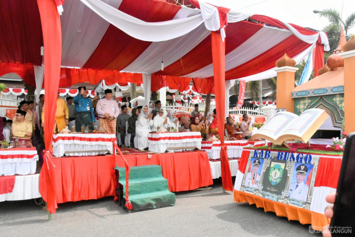 Pawai Ta'aruf dan Kendaraan Hias MTQ Provinsi Jambi