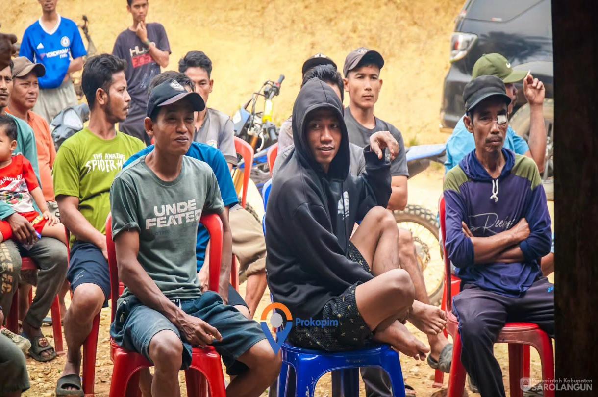 26 Agustus 2026 Momen Kebersamaan Bupati Sarolangun dengan Masyarakat Dusun Trans 3 Desa Sepintun Kecamatan Pauh