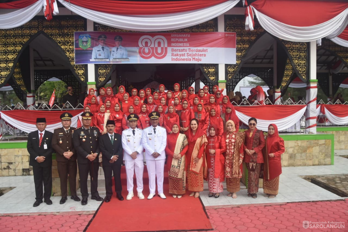 17 Agustus 2025&nbsp; Upacara Peringatan HUT RI ke 80 di Lapangan Gunung Kembang