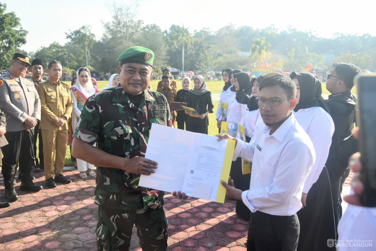 21 Juli 2025 -&nbsp;Penyerahan SK PPPK Tahap I Tahun 2024