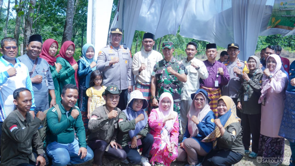 8 Oktober 2025 Bupati Sarolangun bersama Forkopimda Sarolangun Lakukan Penanaman Jagung Serentak Kuartal IV
