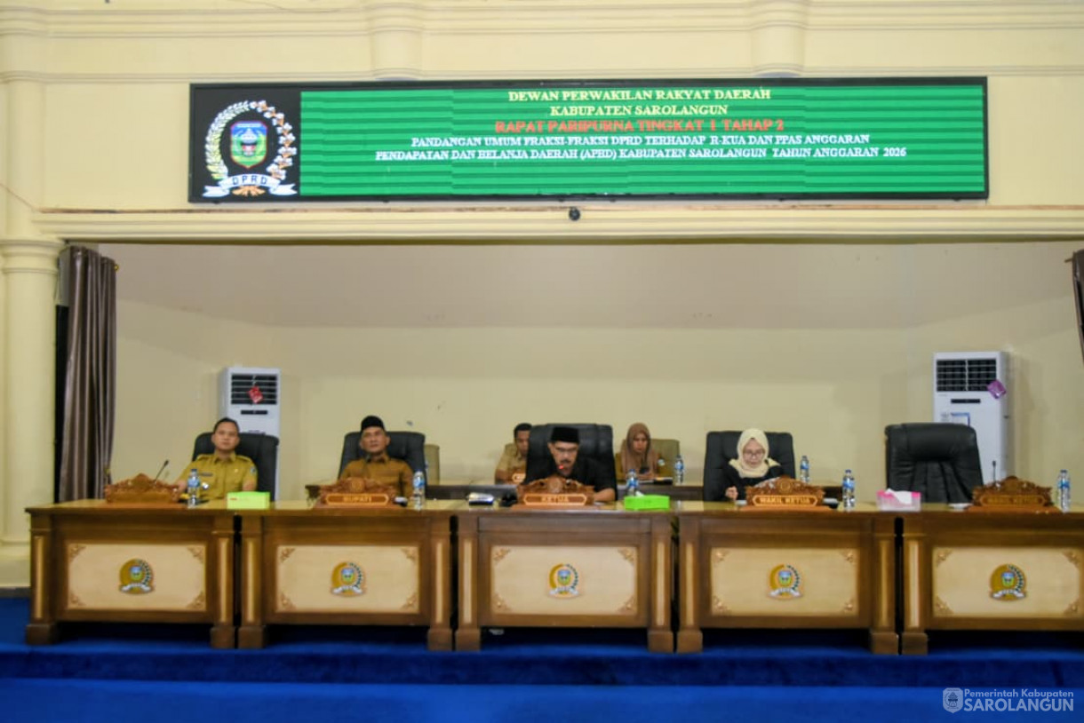 3 November 2025&nbsp; Rapat Paripurna Tingkat I Tahap 2 Pandangan Umum Fraksi Fraksi DPRD terhadap RKUA dan PPAS Anggaran Pendapatan dan Belanja Daerah Kabupaten Sarolangun Tahun Anggaran 2026