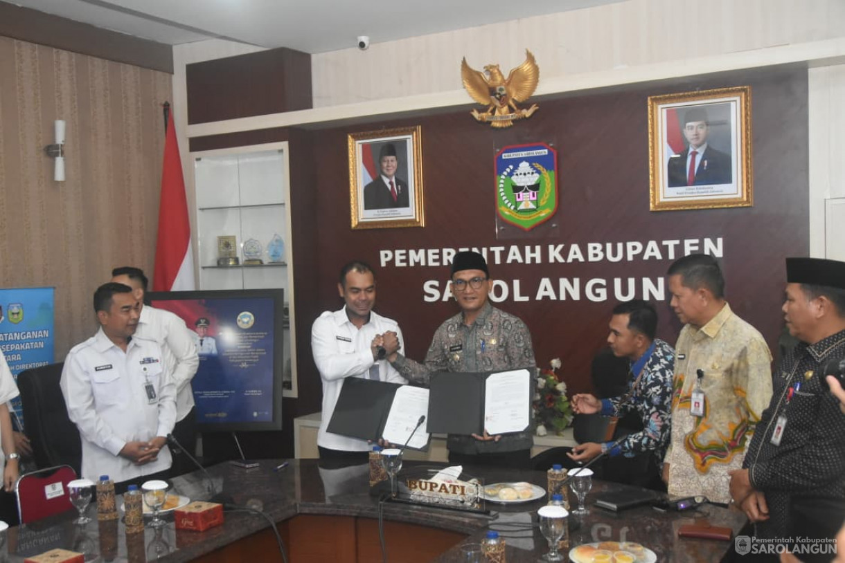 Penandatanganan Kerjasama Antara Pemerintah Kabupaten Sarolangun dengan Kantor Wilayah Direktorat Jenderal Imigrasi Jambi