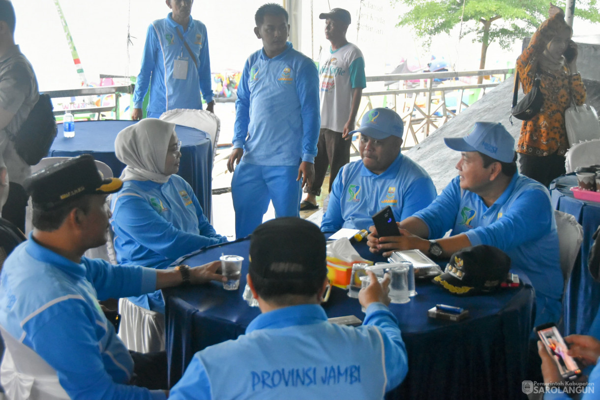 16 November 2023 - Penjabat Bupati Sarolangun Menghadiri Hari Krida Pertanian Tingkat Provinsi Jambi Di Tepian Danau Sipin Kota Jambi