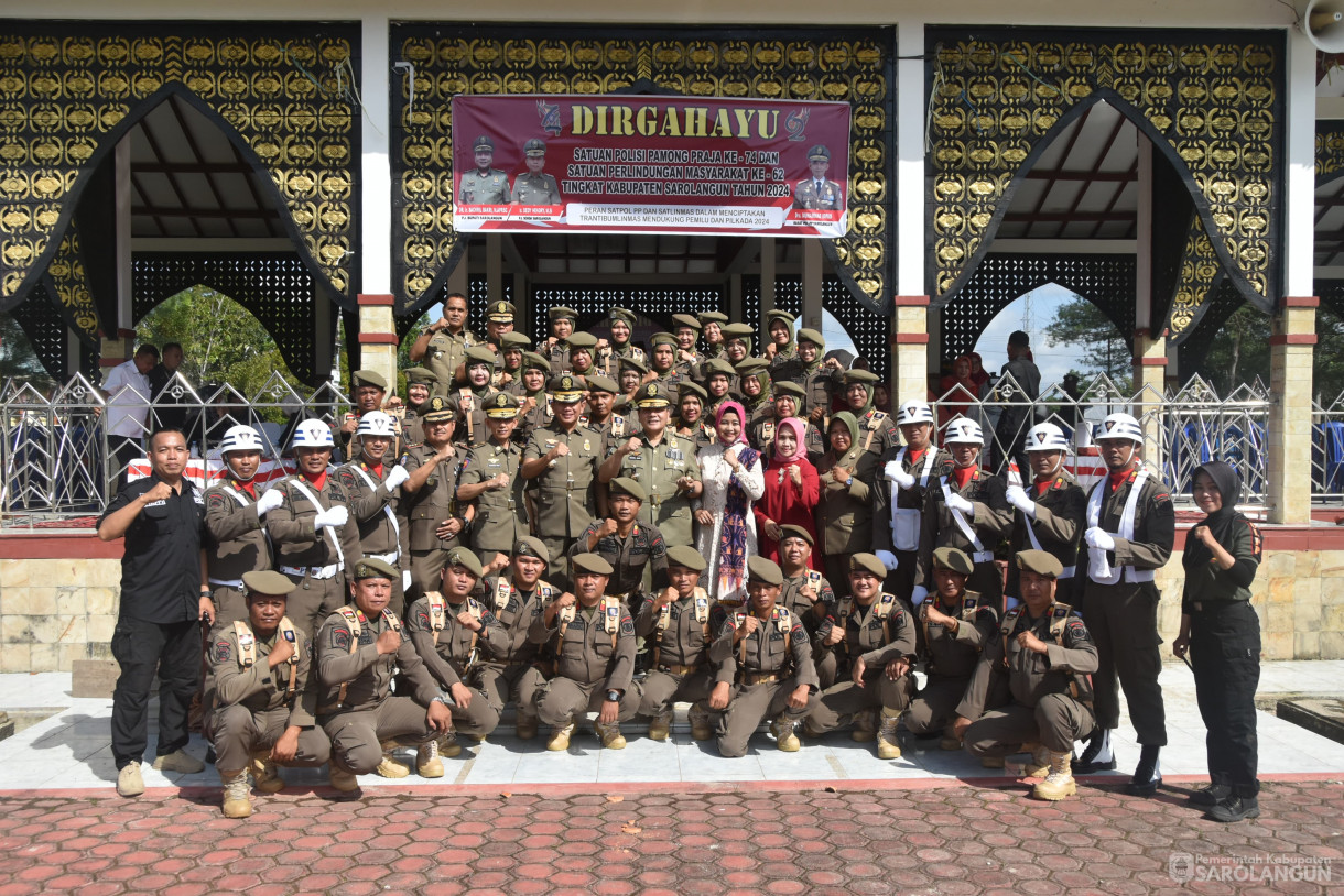 30 April 2024 - Upacara Peringatan Hari Ulang Tahun Satpol PP Ke 74 Dan Satlinmas Ke 62 Di Lapangan Gunung Kembang Sarolangun