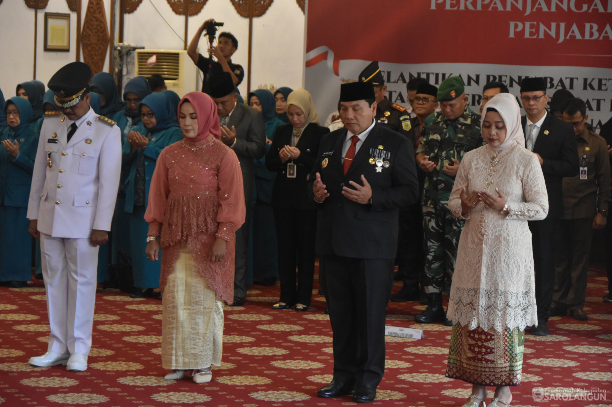 22 Mei 2024 -  Pelantikan Pengukuhan Dan Penyerahan SK Penjabat Bupati Sarolangun Di Auditorium Rumah Dinas Gubernur Jambi