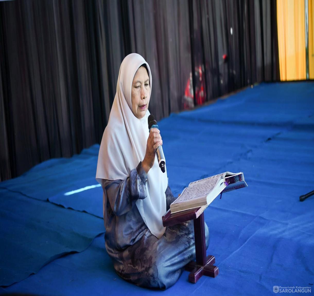 16 Juni 2026 Ketua TP. PKK Kabupaten Sarolangun didampingi Staf Ahli I TP. PKK Kab. Sarolangun membuka acara Hari Gebyar Muharram 1448 H di Masjid Al Hidayah RT.12 Kel. Sukasari