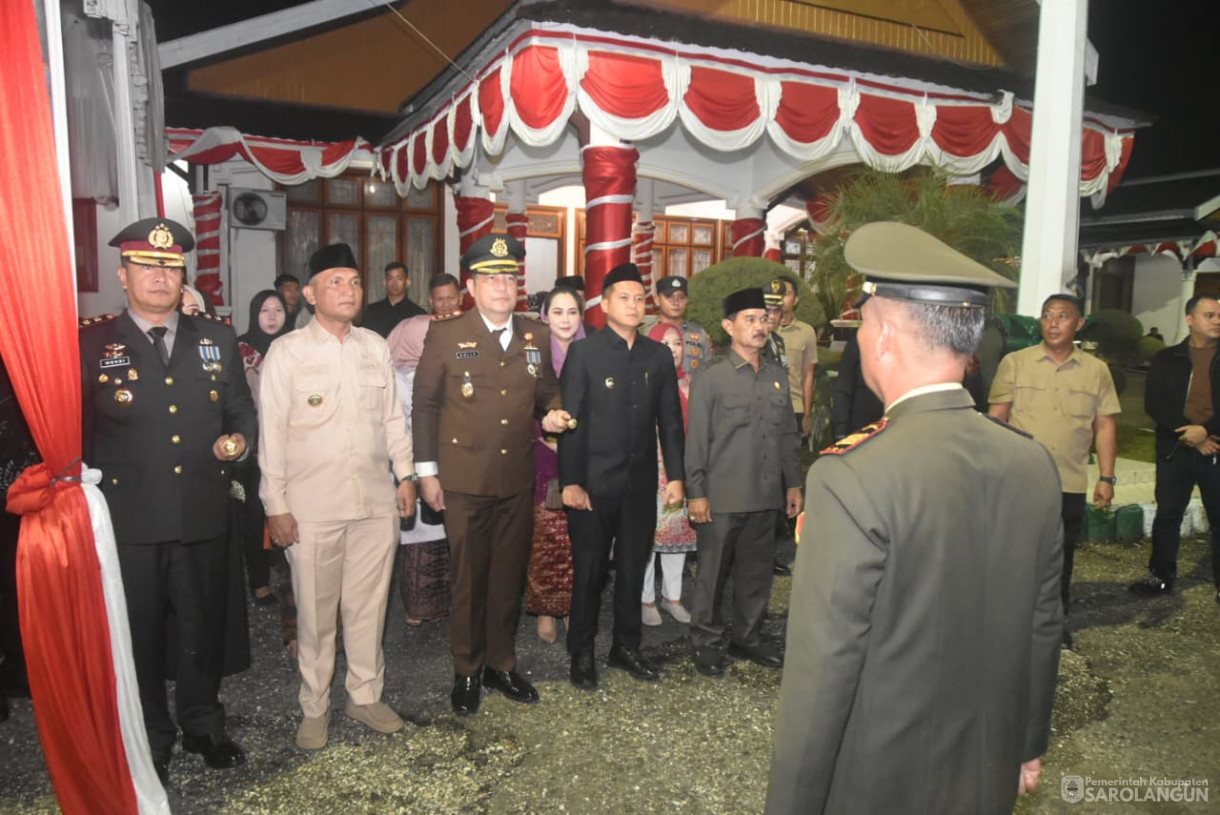 16 Agustus 2025&nbsp; Pawai Obor di Depan Rumah Dinas Bupati Sarolangun