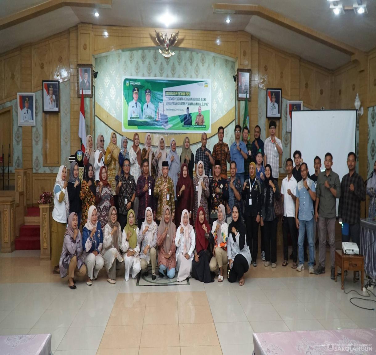 21 Mei 2026 Staff Ahli Bupati Bidang Pemerintah Hukum dan Politik Membuka Kegiatan&nbsp; Sosialisasi PP No. 28 Tahun 2025 tentang Perizinan Berusaha Berbasis Resiko dan Pelaporan Kegiatan Penanaman Modal di Aula Utama Kantor Bupati Sarolangun