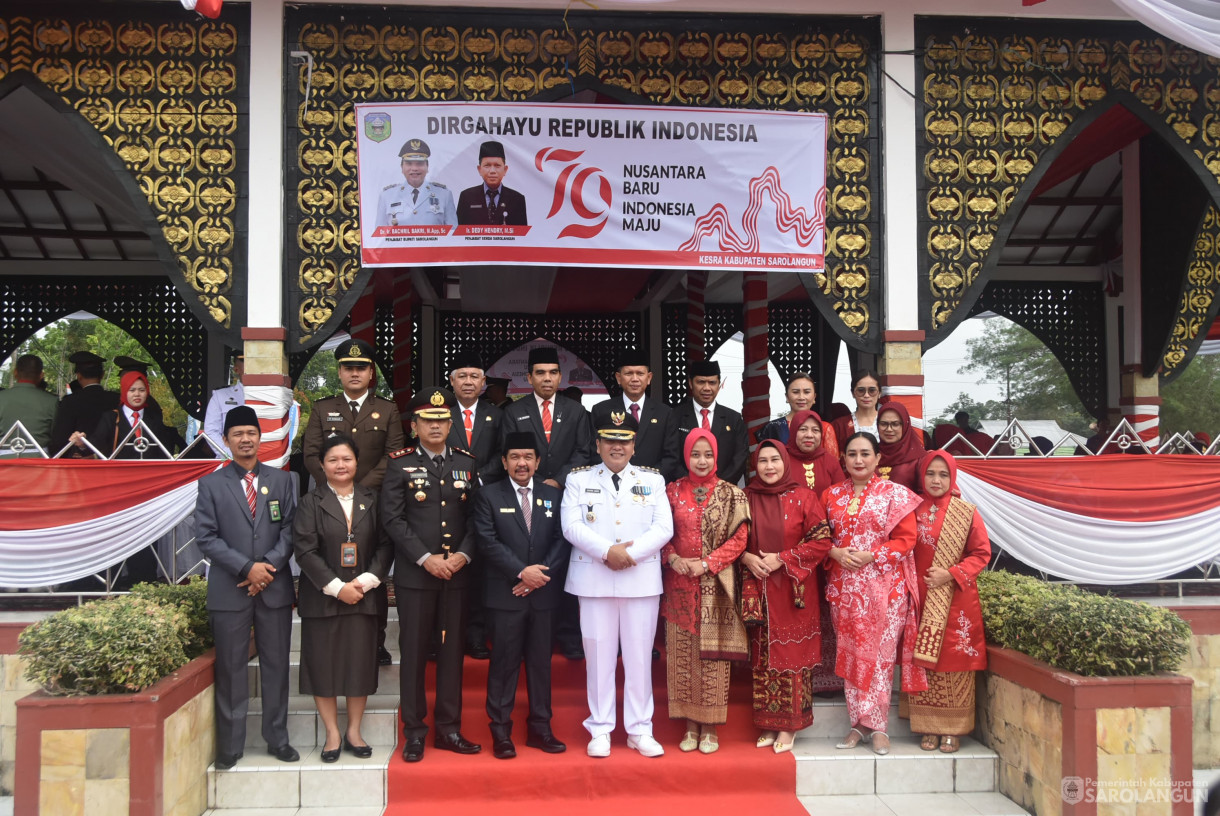 17 Agustus 2024 - Upacara Pengibaran Bendera Merah Putih Dalam Rangka HUT RI Ke 79, Bertempat di Lapangan Gunung Kembang Sarolangun