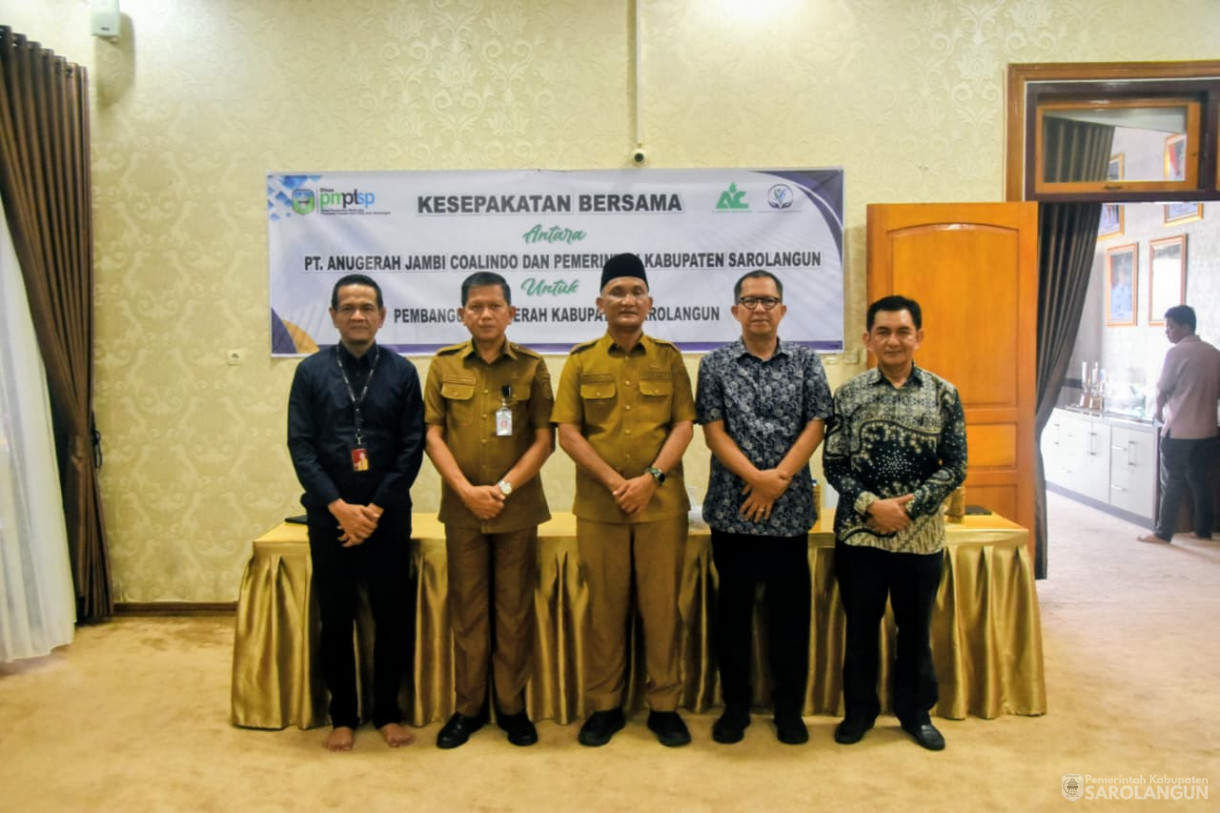 23 September 2025&nbsp; &nbsp;Kesepakatan Bersama PT Anugerah Jambi Coalindo&nbsp; dengan Pemerintah Kabupaten Sarolangun di Rumah Dinas Bupati Sarolangun