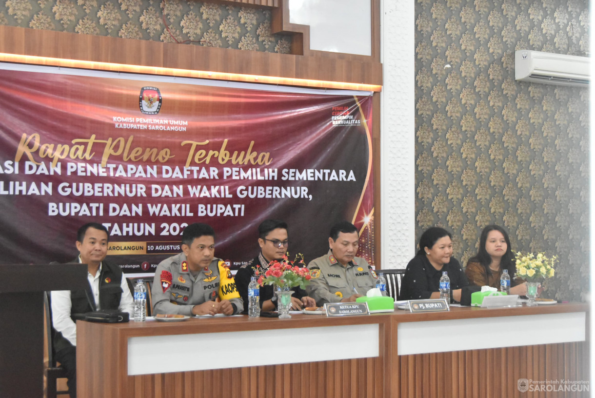 10 Agustus 2024 -&nbsp;Rapat Pleno Daftar Pemilih Sementara Pemilihan Gubernur dan Wakil Gubernur, Bupati dan Wakil Bupati, Bertempat Aula Hotel Golden Sarolangun