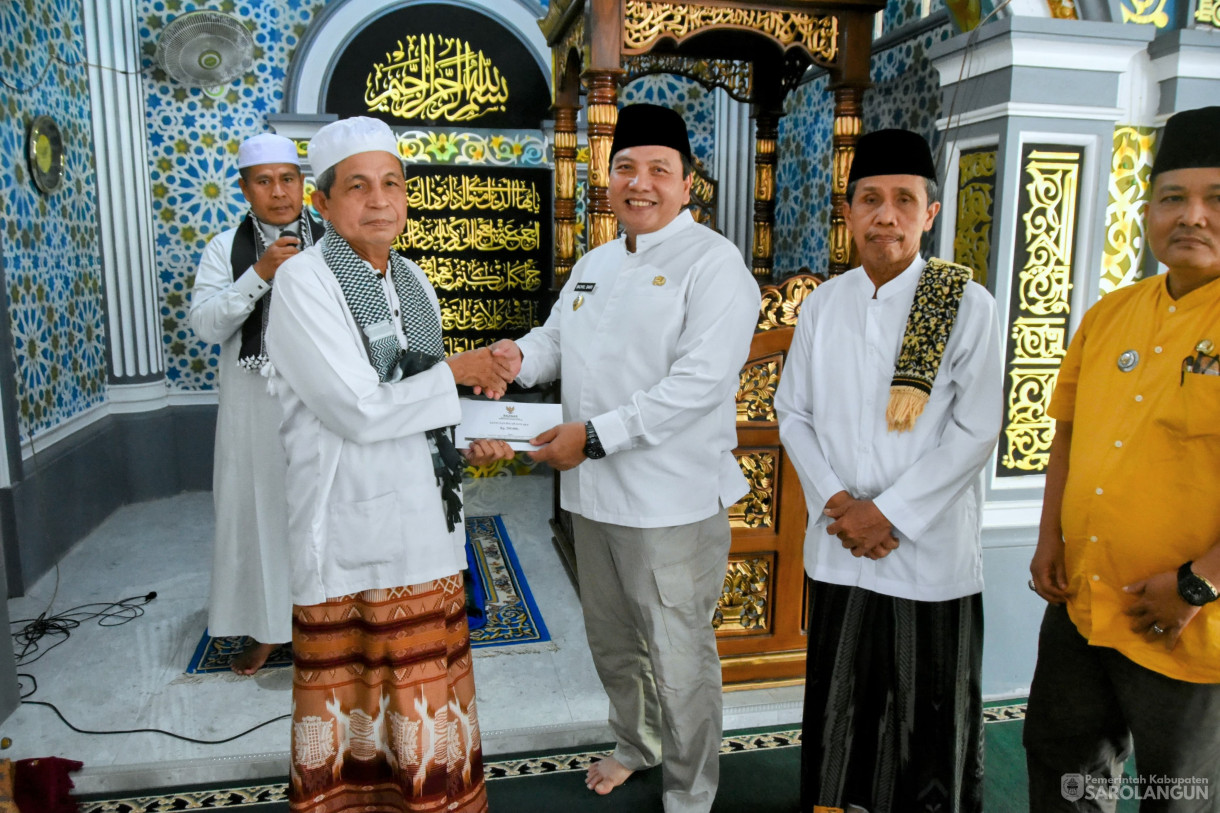 1 Desember 2023 - Melaksanakan Jumat Keliling Dan Penyerahan Bantuan BAZNAS Di Masjid Baiturrahman Desa Sungai Keramat Kecamatan Cermin Nan Gedang