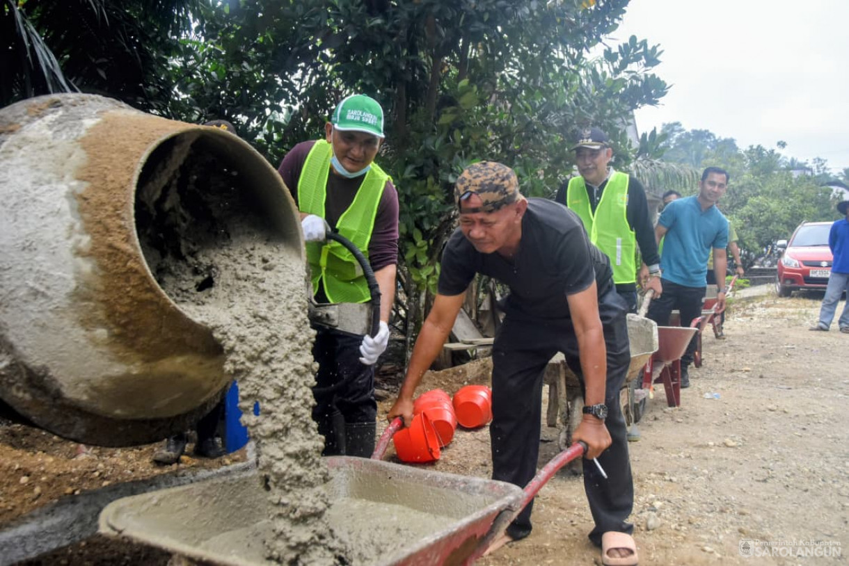30 November 2025&nbsp; Gotong Royong Membangun Infrastruktur Bersama Masyarakat Desa Sungai Merah Kecamatan Pelawan