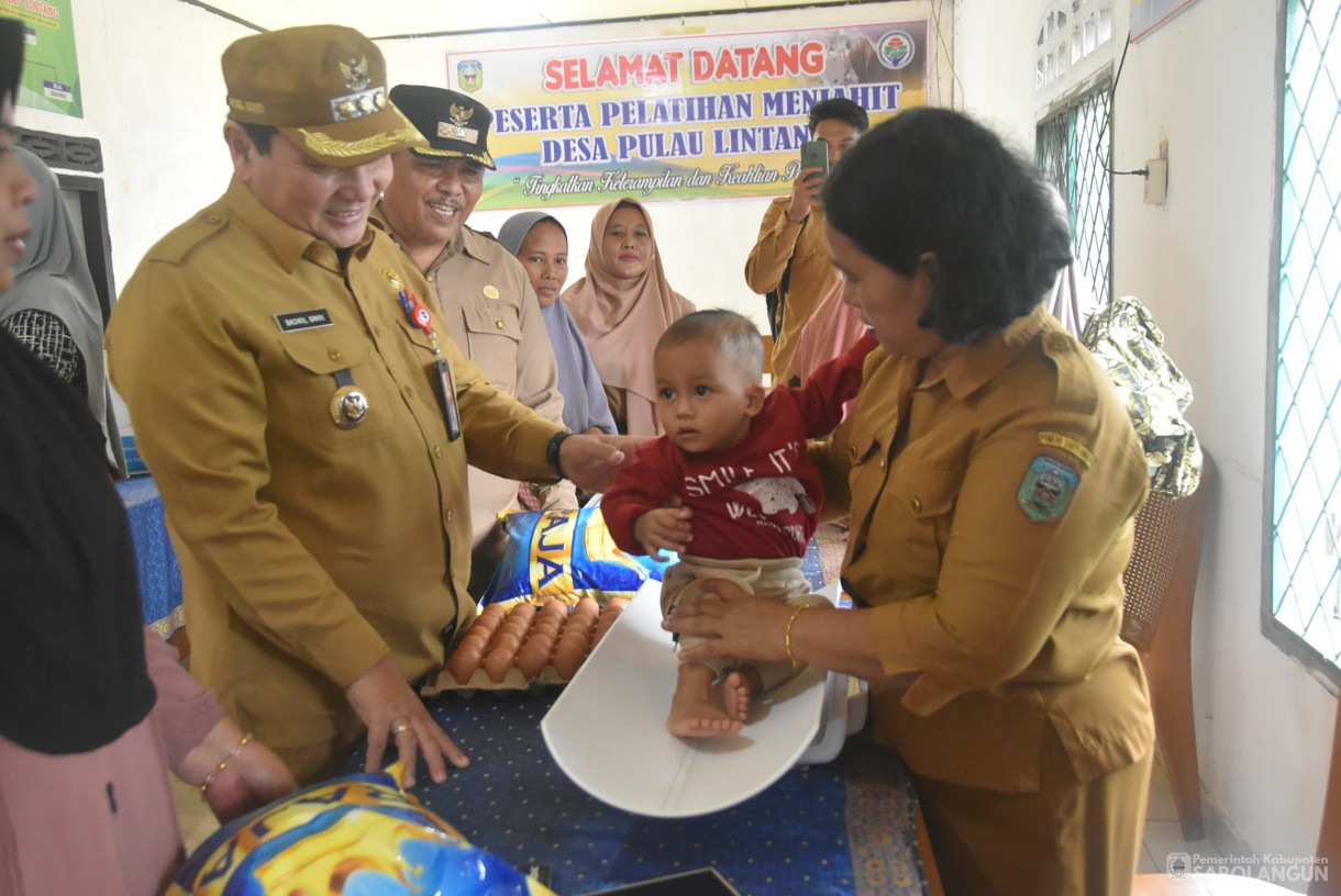 10 September 2024 - Penyerahan Bantuan Penanganan Stunting, Bertempat di Desa Pulau Lintang Kecamatan Bathin VIII