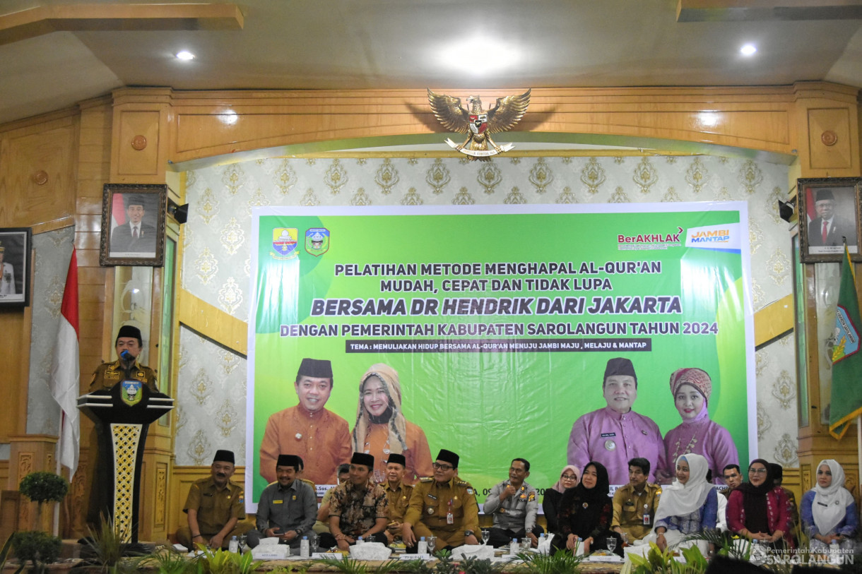 9 Januari 2024 - Menghadiri Acara Pelatihan Metode Menghafal Alquran Mudah, Cepat, Dan Tidak Lupa Di Ruang Aula Utama Kantor Bupati Sarolangun