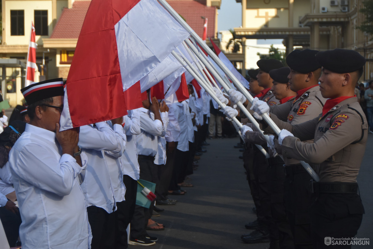 25 Juli 2024 - Prosesi Lepas Bai at dan Ikrar Setia NKRI Orang atau Kelompok Orang Yang Terafiliasi Negara Islam Indonesia, Bertempat di Lapangan Polda Jambi