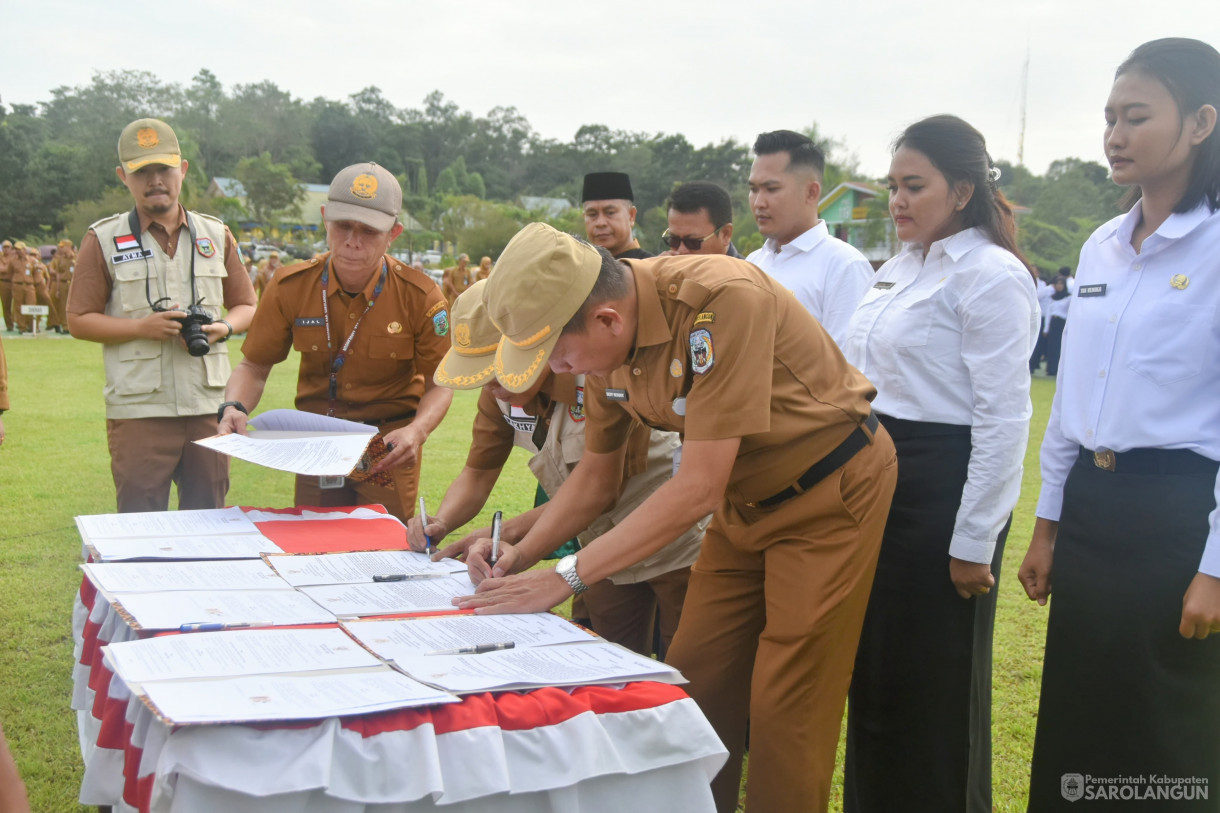 27 Mei 2024 - Apel Gabungan Dan Penyerahan SK PPPK Formasi Tahun 2023 Di Lapangan Gunung Kembang Sarolangun