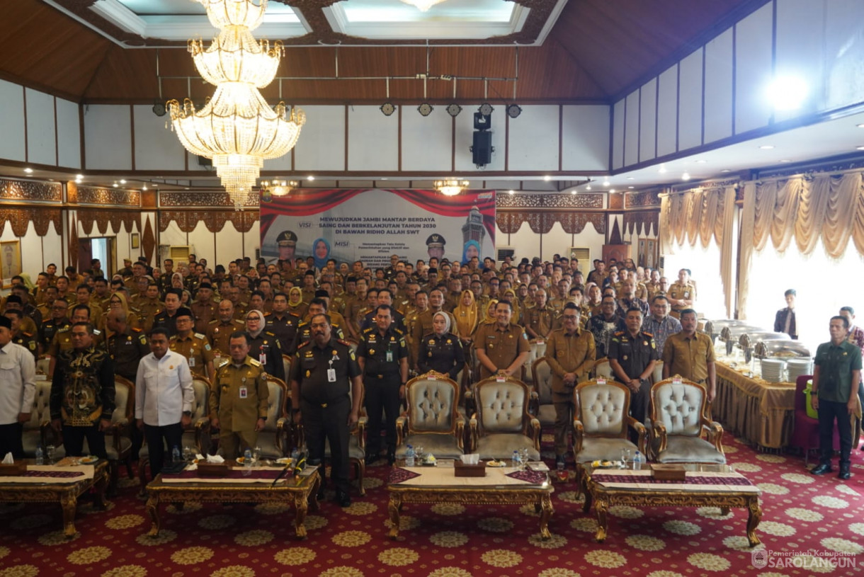 2 Desember 2025&nbsp; Acara Penandatagan MOU Antara Provinsi Jambi Dan Kejati Jambi Dan Sosialisasi Di Berlakukan Undang Undang Nomor 1 Tahun 2023 Sekaligus Pembukaan Rakor camat Se Provinsi jambi