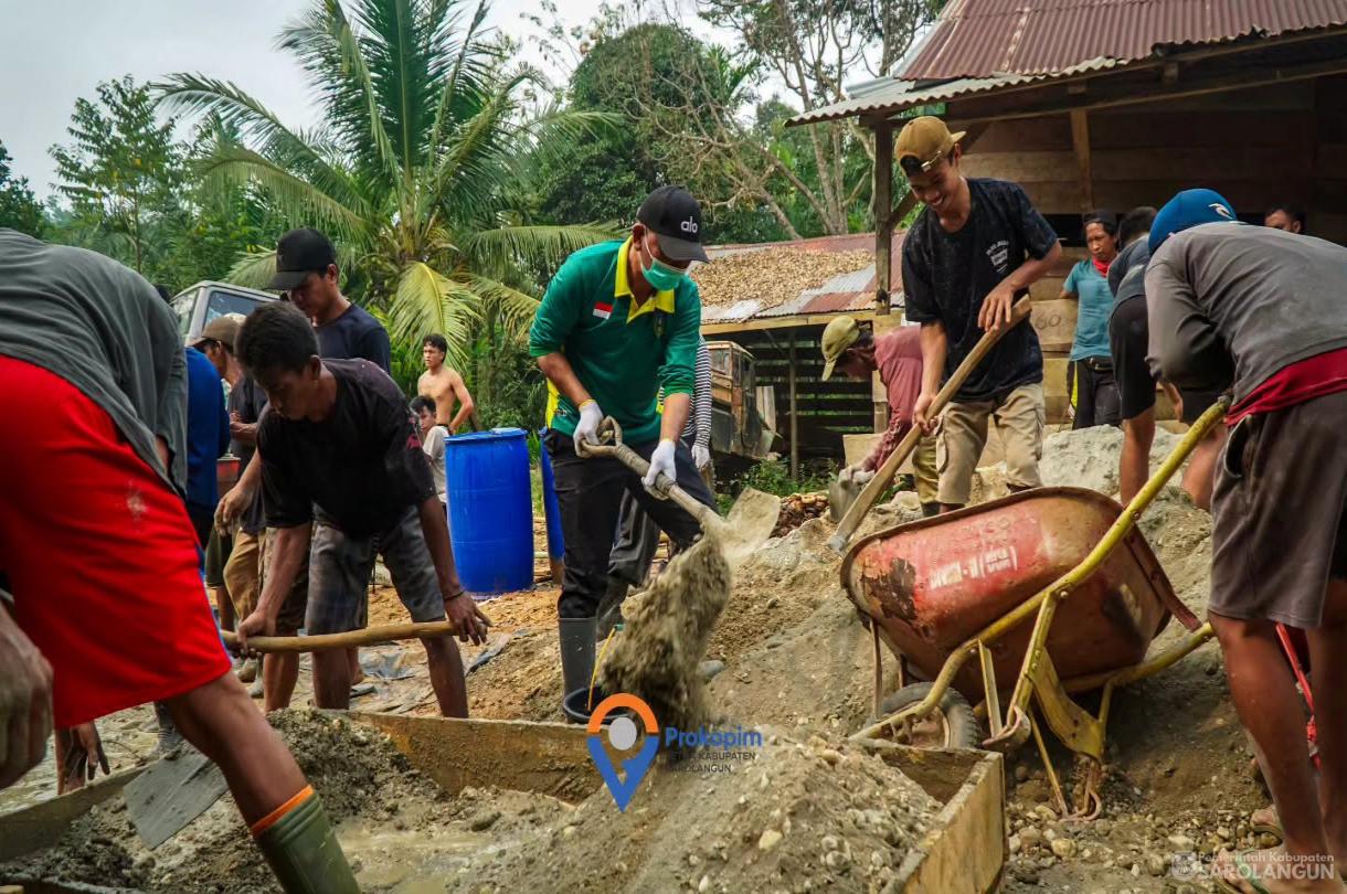 26 Agustus 2026 Gotong Royong Membangun Jalan Sepintun di Dusun Trans 3&nbsp; Bersama Bupati Sarolangun dan Masyarakat Dusun Trans 3 Desa Sepintun Kecamatan Pauh