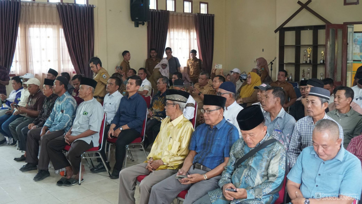 Sosialisasi Empat Pilar MPR RI bersama Anggota DPRRI Fraksi Partai Golkar Drs. H. Cek Endra di Kantor Camat Sarolangun