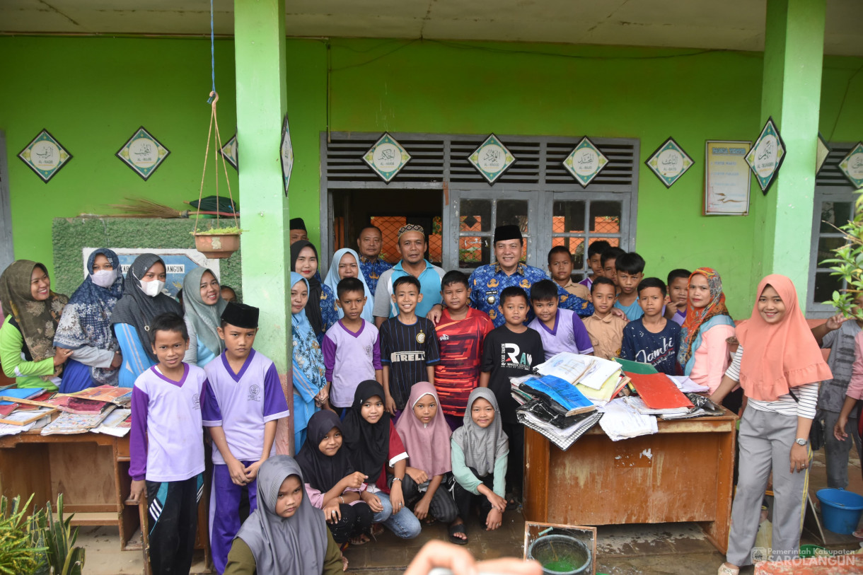 17 Januari 2024 - Meninjau Kondisi Sekolah Pasca Banjir Di Kecamatan Sarolangun