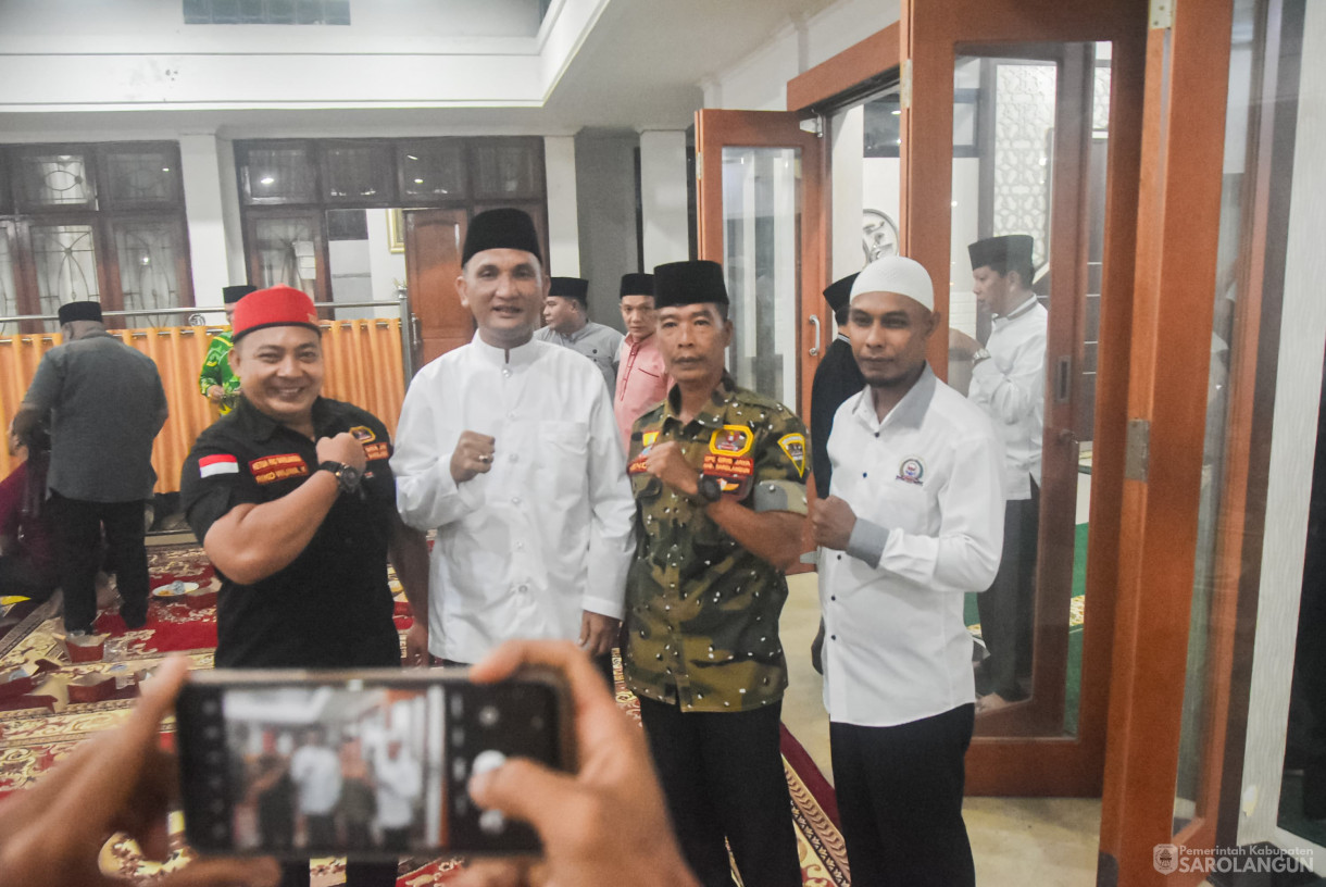 28 Maret 2025 - Buka Bersama Wartawan, LSM, dan OKP SeKabupaten Sarolangun Bertempat di Rumah Dinas Bupati Sarolangun&nbsp;