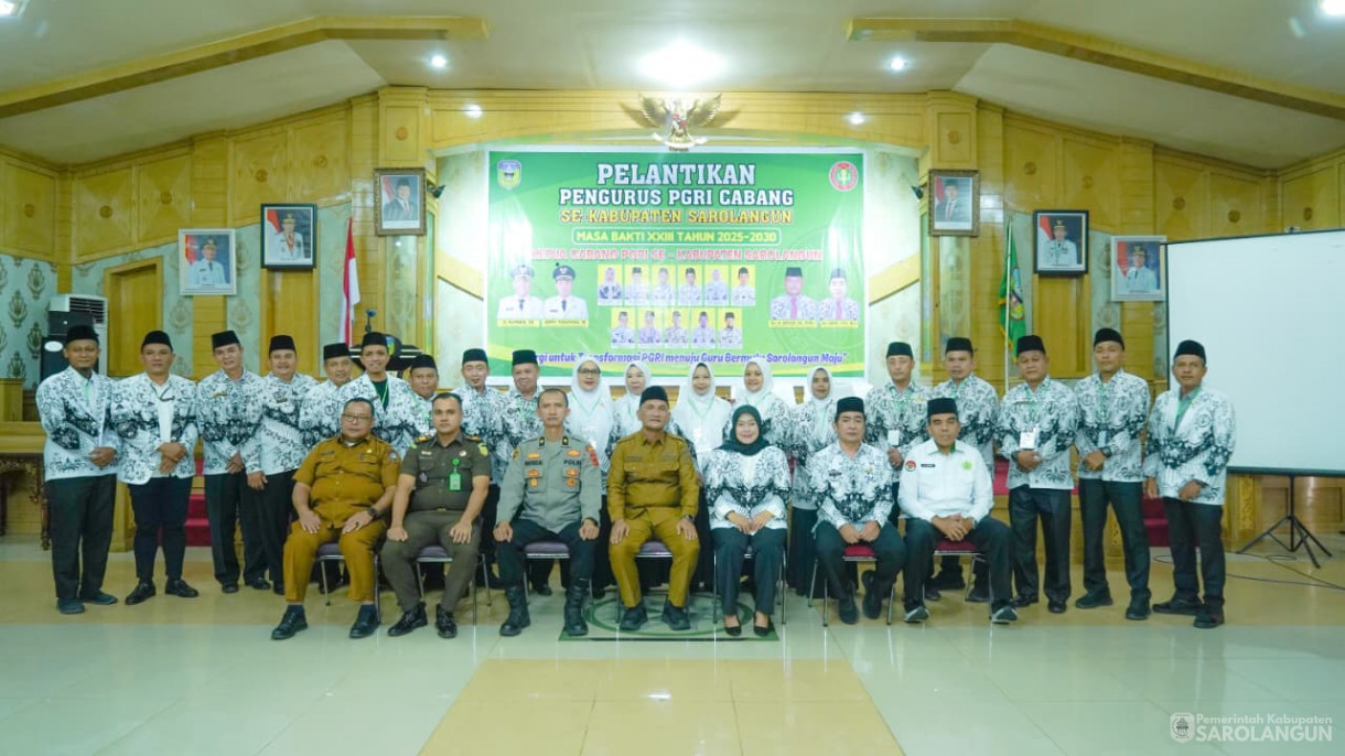 20 Oktober 2025&nbsp; Pelantikan Pengurus PGRI Cabang Se Kabupaten Sarolangun