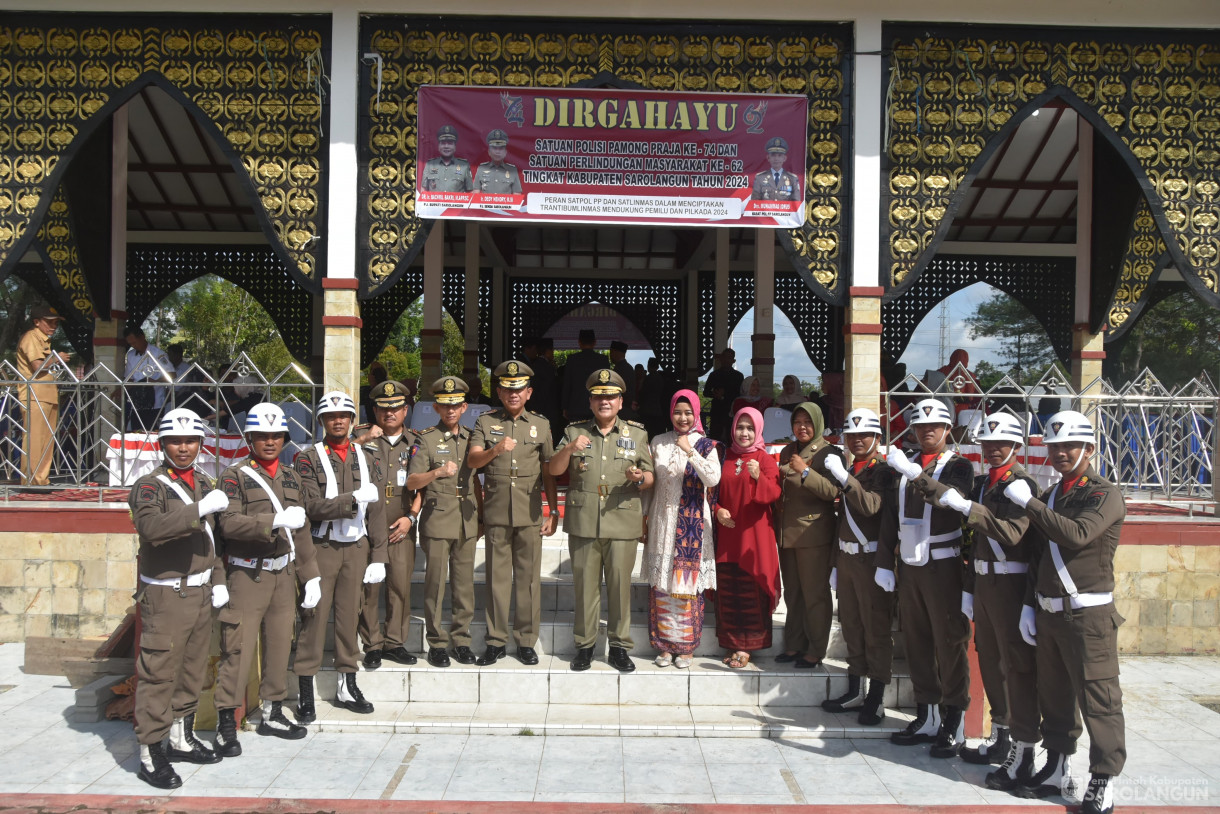 30 April 2024 - Upacara Peringatan Hari Ulang Tahun Satpol PP Ke 74 Dan Satlinmas Ke 62 Di Lapangan Gunung Kembang Sarolangun