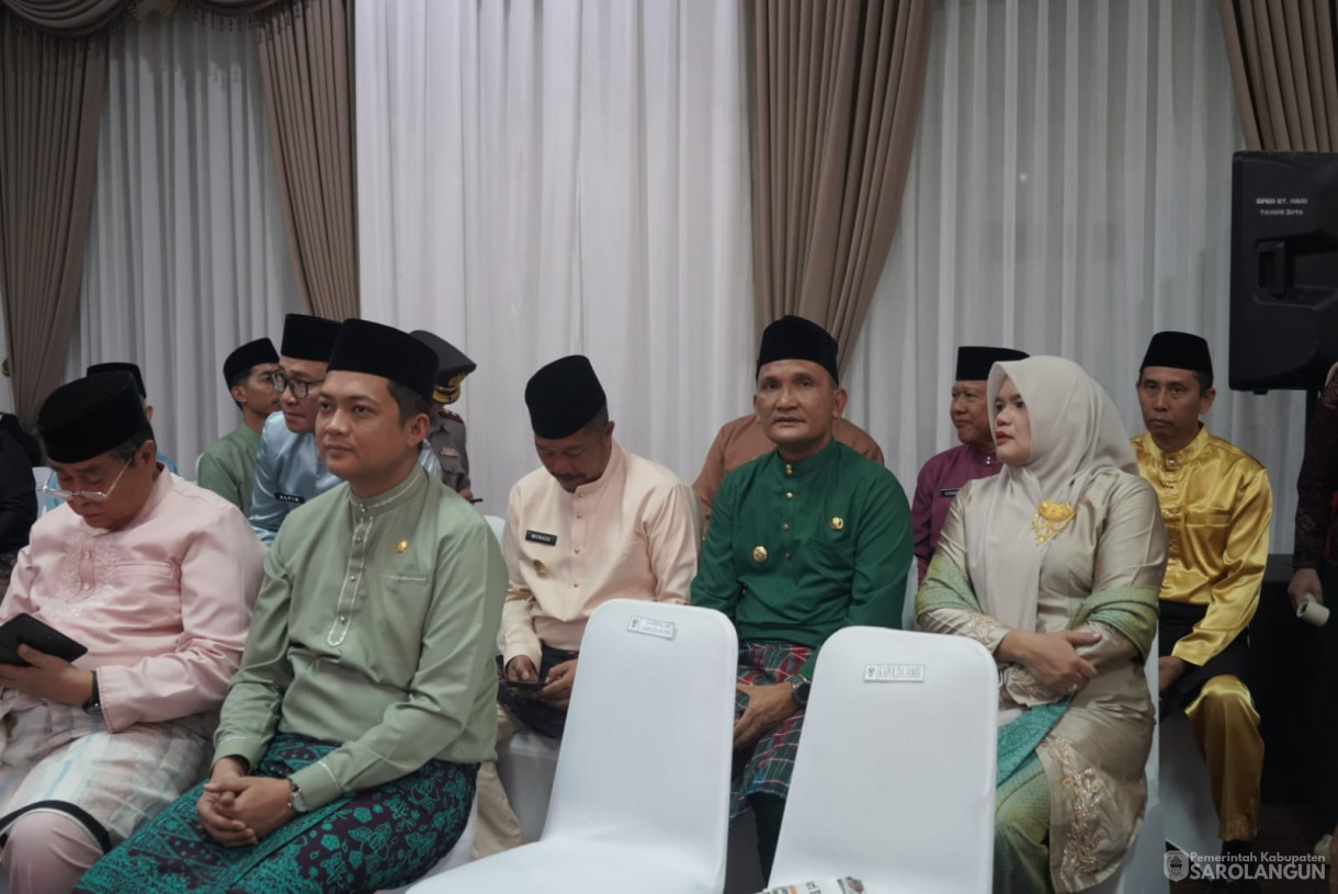 &nbsp;Bupati Sarolangun Serta Ketua TP PKK Kabupaten Sarolangun Menghadiri Rapat Paripurna Dalam Rangka HUT Kab.Batang Hari Yang Ke 77