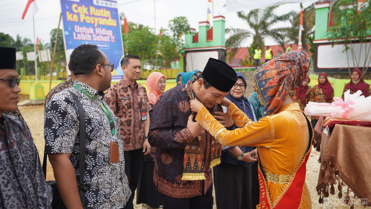 29 Oktober 2023 - Penjabat Bupati Sarolangun Menghadiri Acara Penilaian Verifikasi Lapangan Posyandu Terbaik Tingkat Nasional 2023 di Posyandu Perintis I Desa Perdamaian Kecamatan Singkut