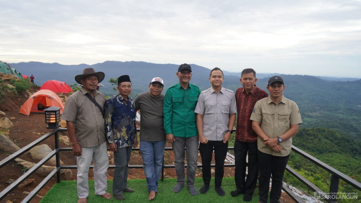 25 Oktober 2025&nbsp; Resmikan Destinasi Wisata Puncak Bukit Tempurung Desa Lubuk Bangkar dan Bersama BUMDes Lubuk Bangkar Tanam Cabe dan Sayuran Di Kawasan Puncak Bukit Tempurung&nbsp;&nbsp;
