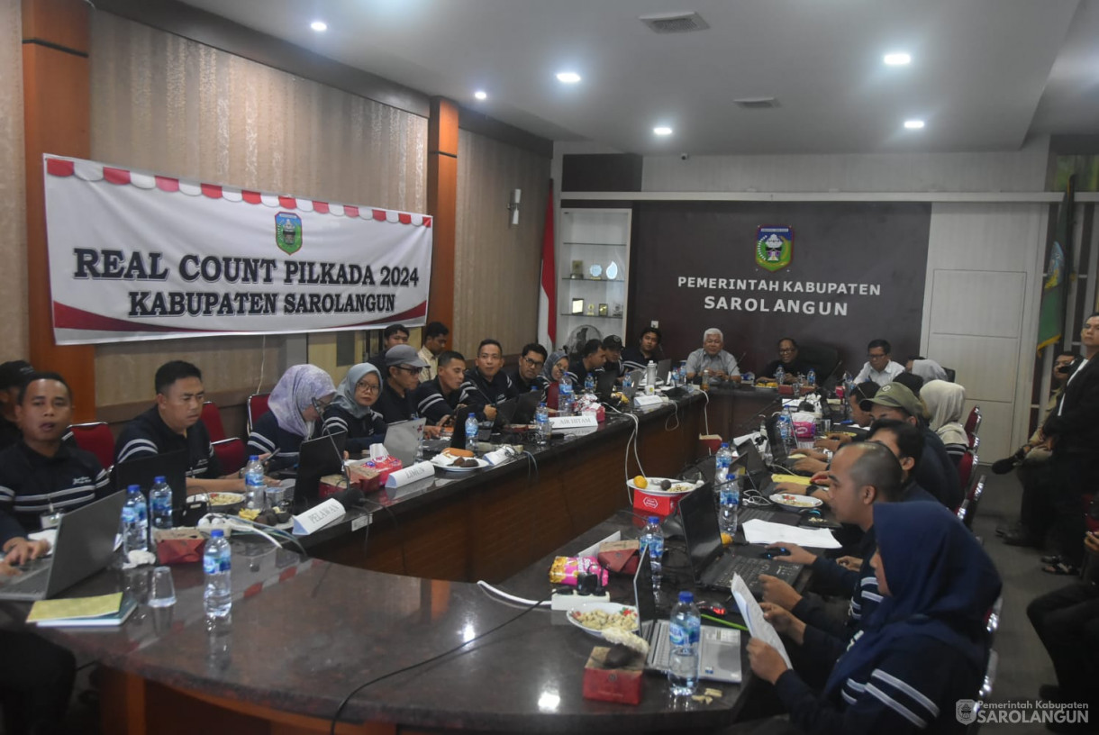 27 November 2024 - Real Count Pilkada 2024 Kabupaten Sarolangun, Bertempat di Ruang Pola Utama Kantor Bupati Sarolangun