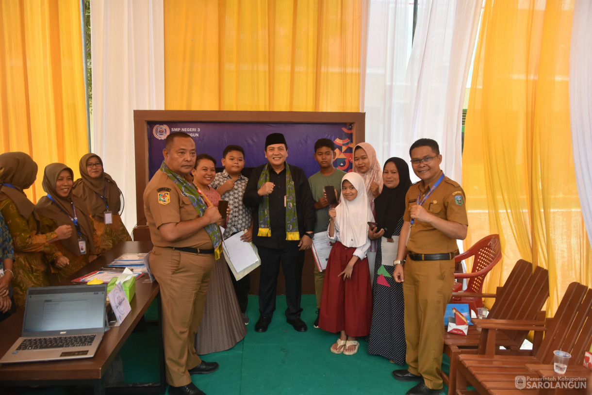 24 Juni 2024 - Launching PPDB, Penerimaan Peserta Didik Baru Kabupaten Sarolangun, Bertempat di SMPN 3 Sarolangun Kecamatan Singkut