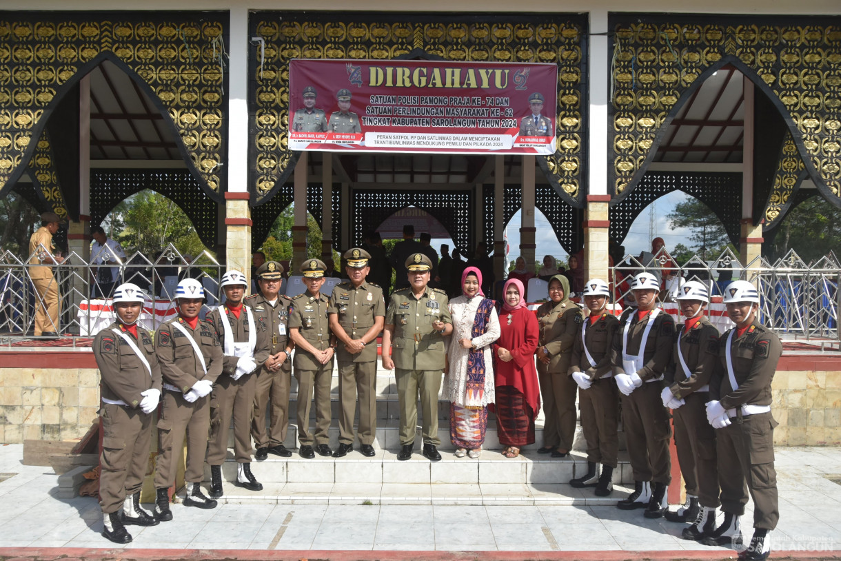 30 April 2024 - Upacara Peringatan Hari Ulang Tahun Satpol PP Ke 74 Dan Satlinmas Ke 62 Di Lapangan Gunung Kembang Sarolangun