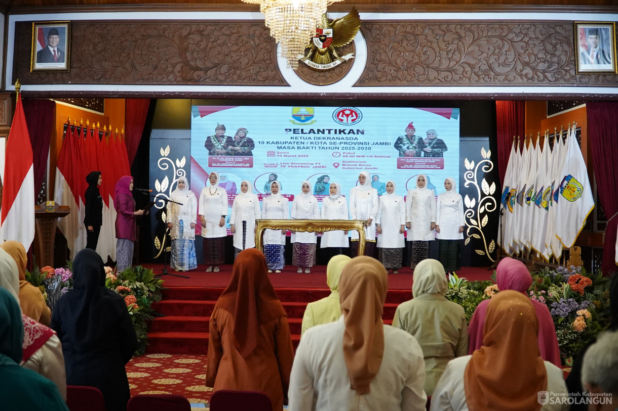 10 Maret 2025 - Pelantikan Ketua TP PKK, Bunda PAUD, Ketua Dekranasda Se Provinsi Jambi Bertempat di Auditorium Rumah Dinas Gubernur Jambi