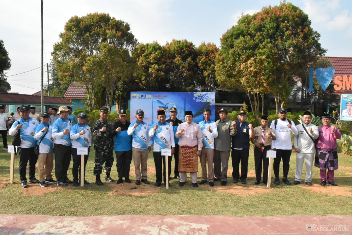 23 Agustus 2023 - Penjabat Bupati Sarolangun Menghadiri Acara Peringatan Hari Air Sedunia di SMAN 7 Sarolangun