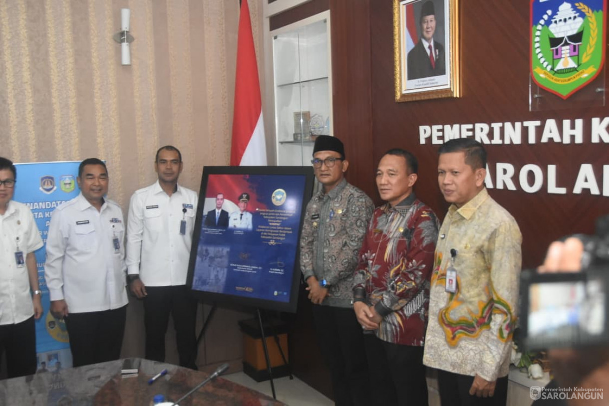 Penandatanganan Kerjasama Antara Pemerintah Kabupaten Sarolangun dengan Kantor Wilayah Direktorat Jenderal Imigrasi Jambi