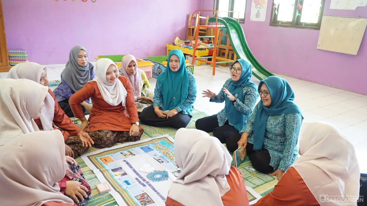 23 April 2026 Ketua TP PKK Kabupaten Sarolangun Laksanakan Kegiatan Monitoring dan Supervisi di Desa Sungai Baung Kecamatan Batang Asai
