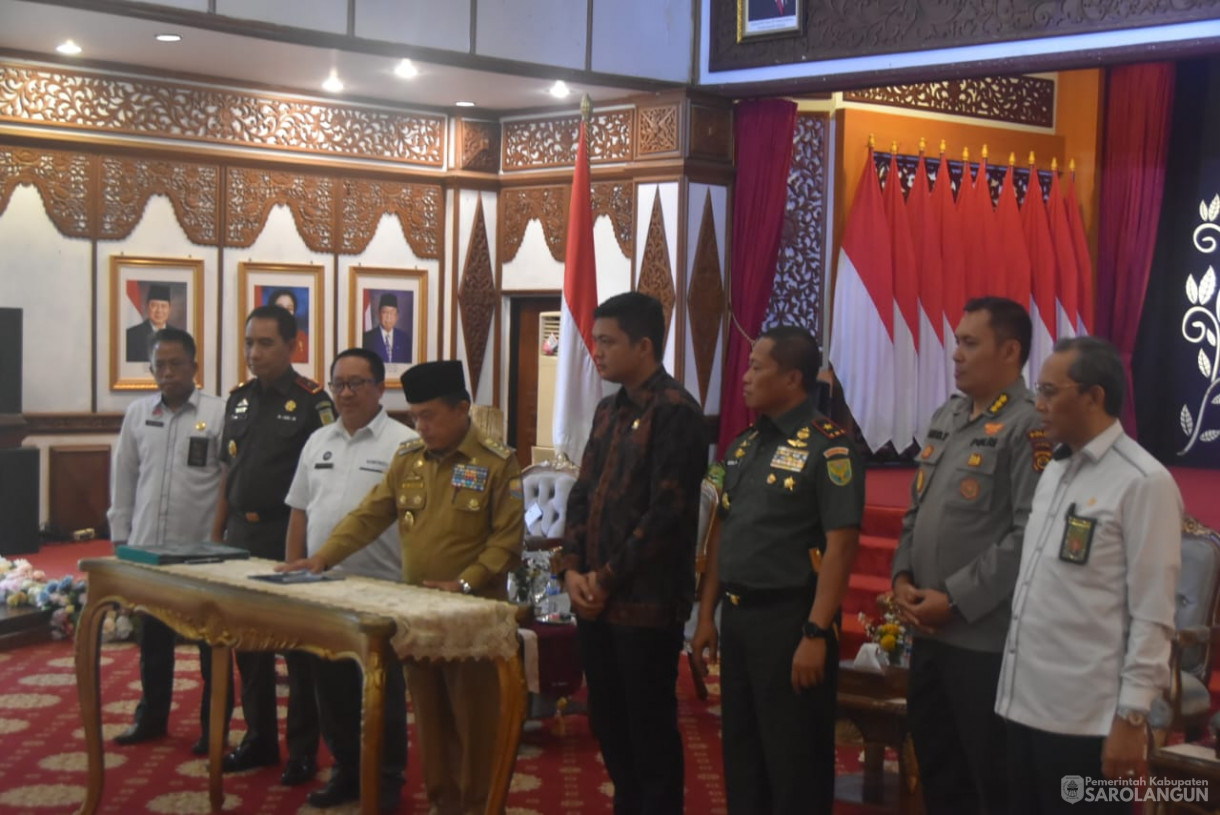 16 Desember 2024 -&nbsp;Penyerahan DIPA dan TKDD Provinsi Jambi Tahun 2025, Bertempat di Auditorium Rumah Dinas Gubernur Jambi